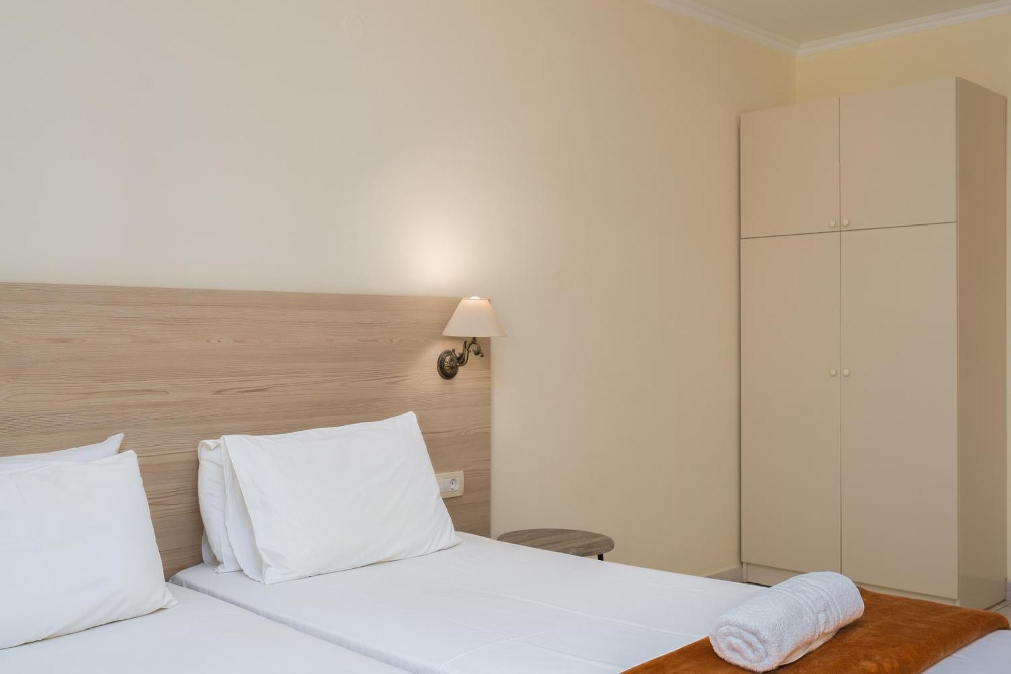 Manousis Aparthotel Tsiliví Eksteriør bilde